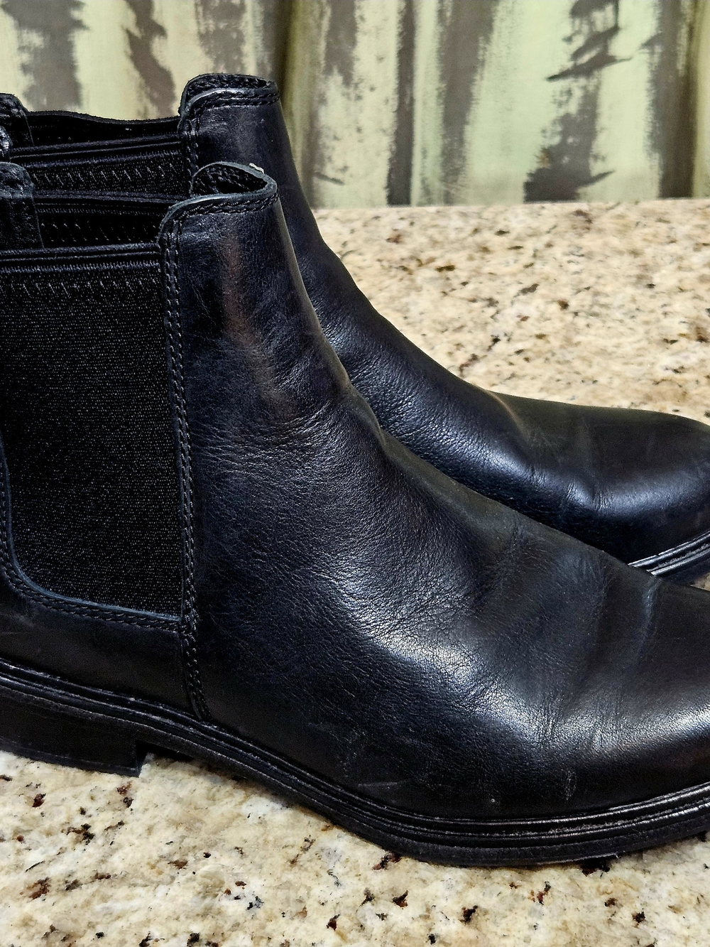 Clarks Black Leather Chelsea Ankle Boots Women's Sz 8